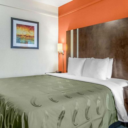 Quality Inn & Suites Jacksonville-Baymeadows Buitenkant foto