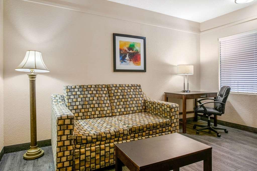 Quality Inn & Suites Jacksonville-Baymeadows Buitenkant foto