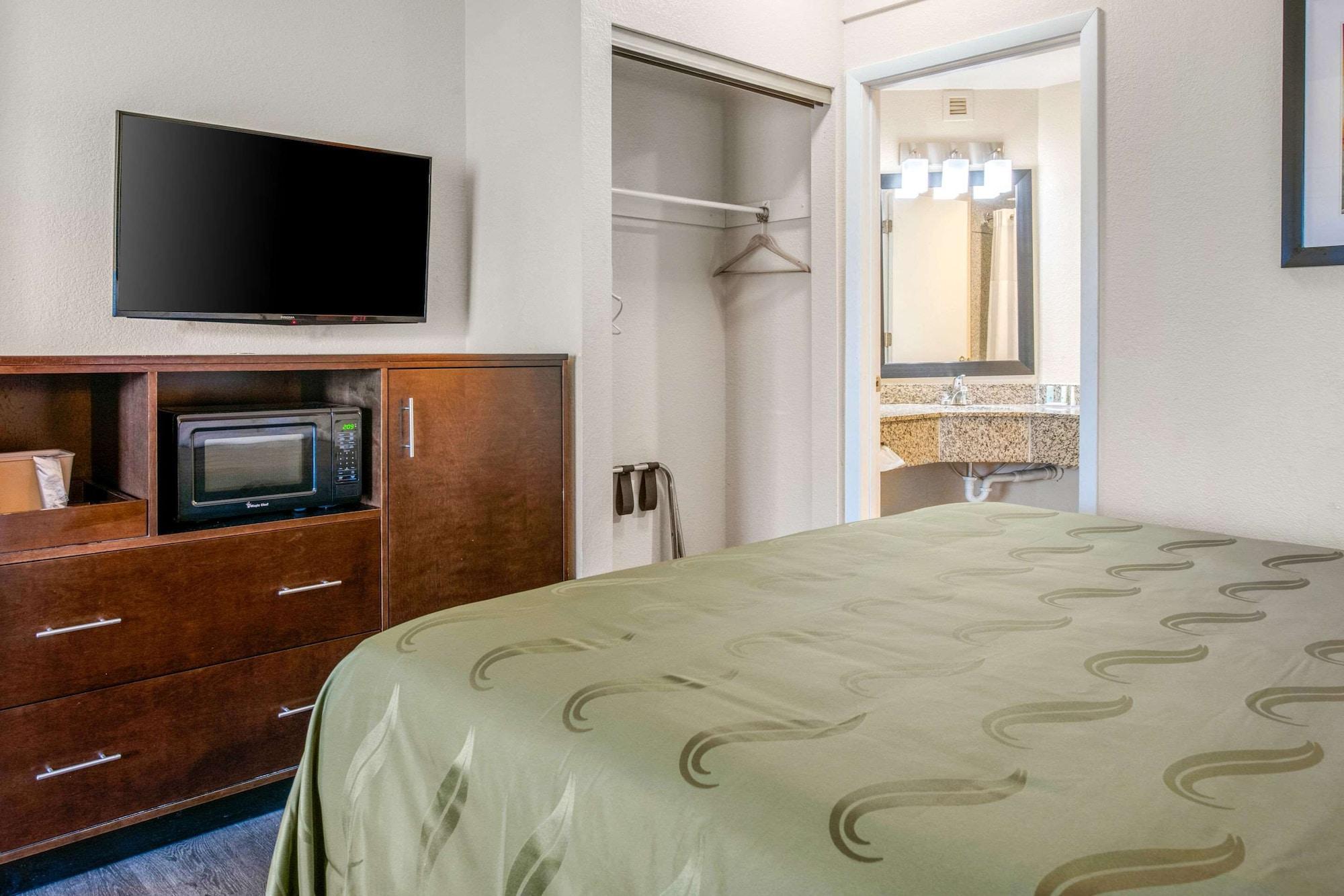 Quality Inn & Suites Jacksonville-Baymeadows Buitenkant foto