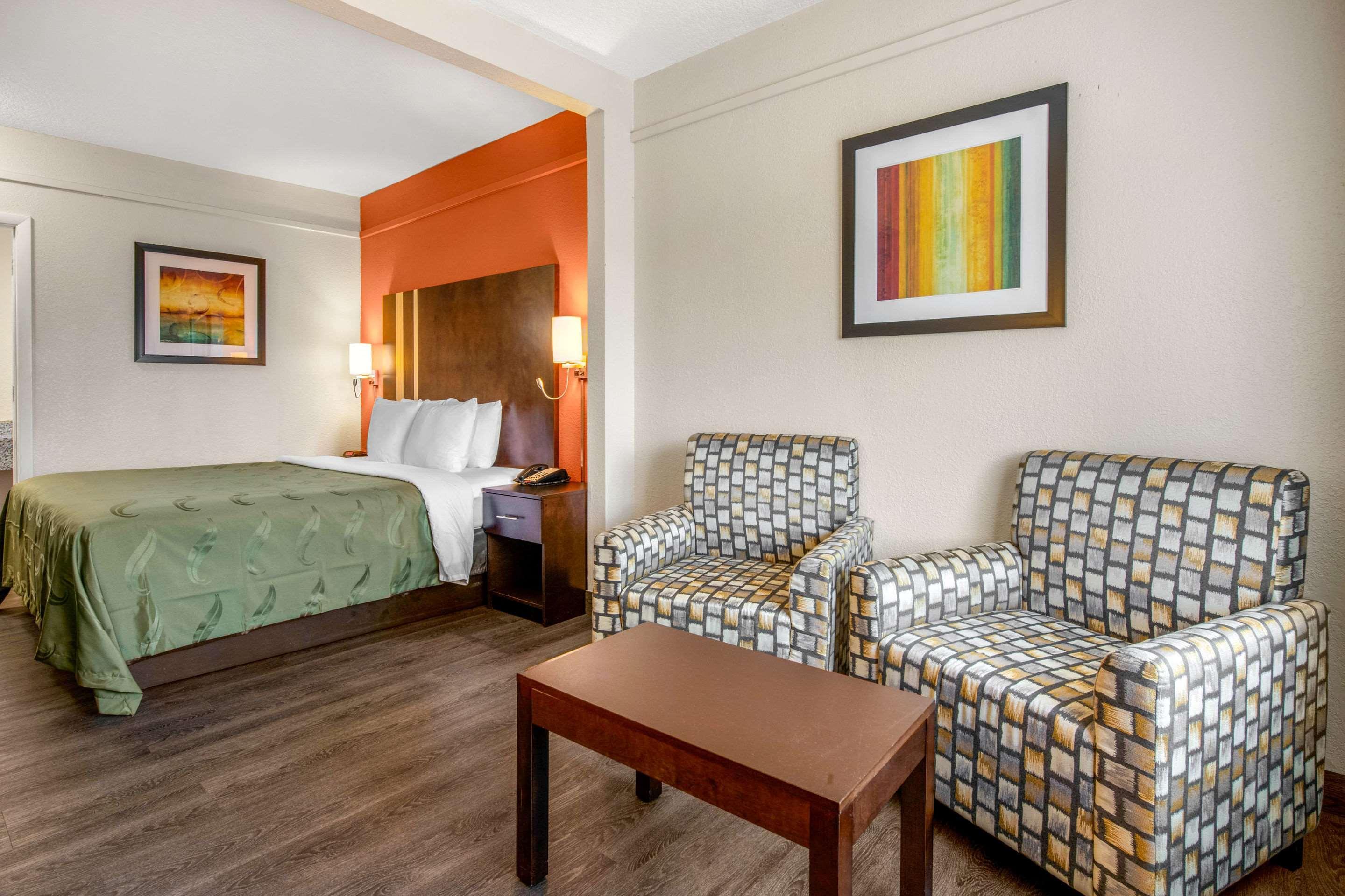 Quality Inn & Suites Jacksonville-Baymeadows Buitenkant foto