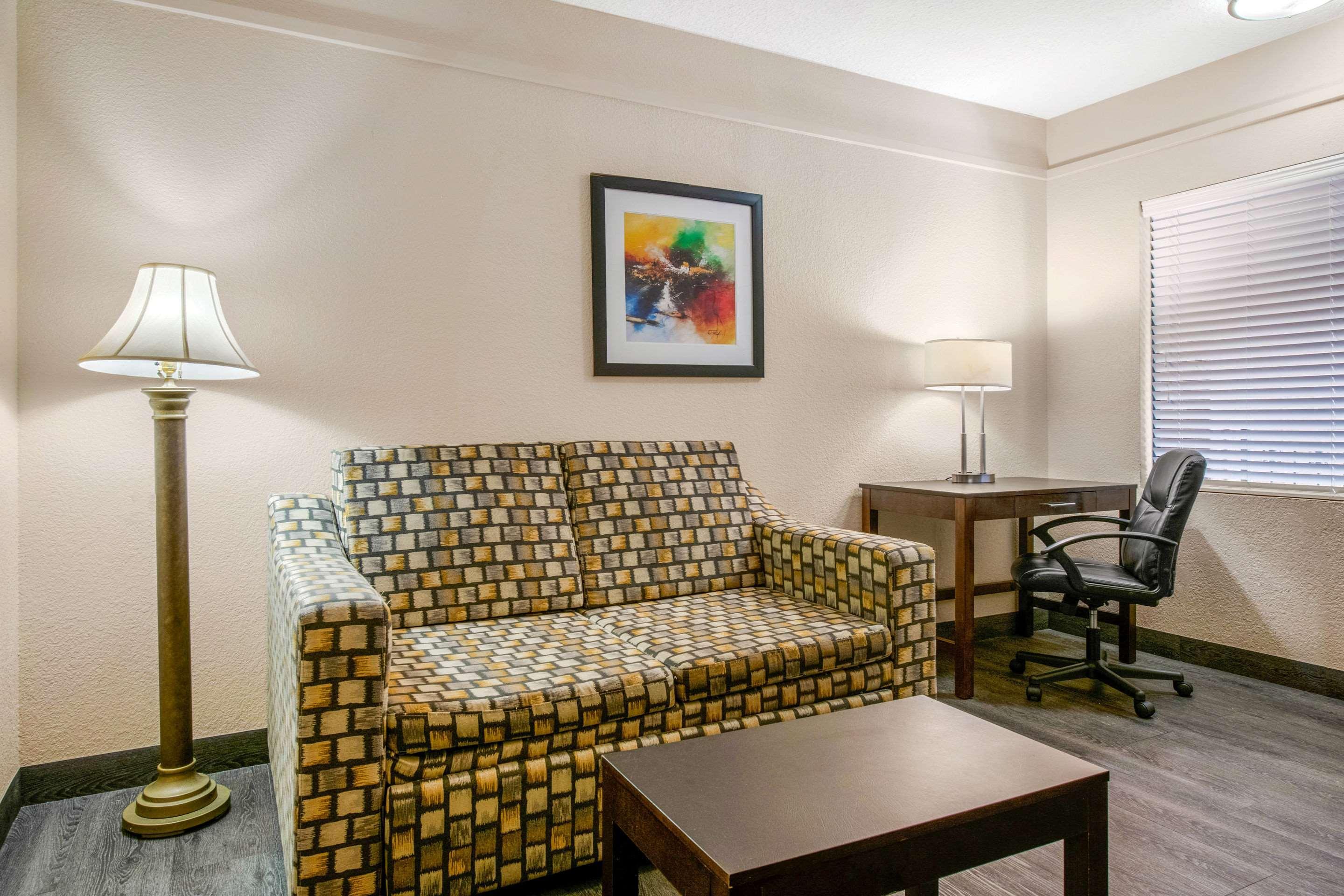 Quality Inn & Suites Jacksonville-Baymeadows Buitenkant foto