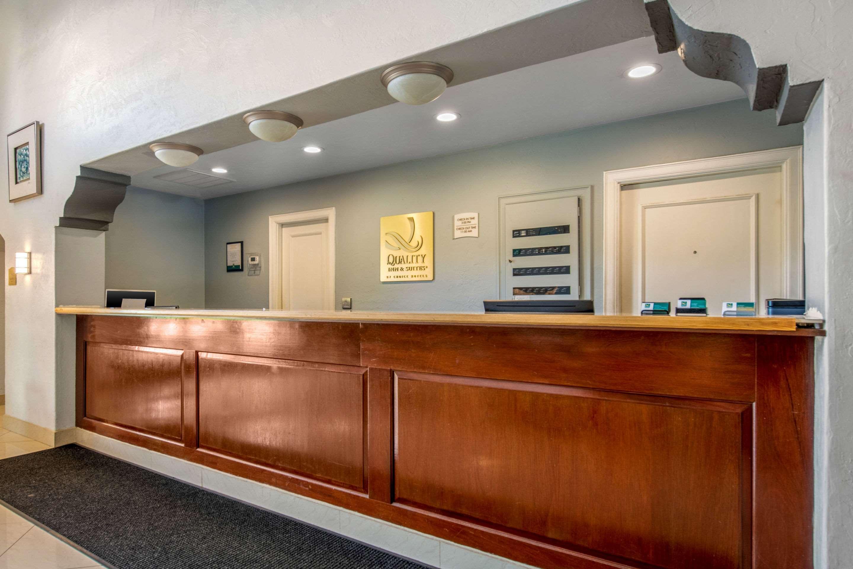 Quality Inn & Suites Jacksonville-Baymeadows Buitenkant foto