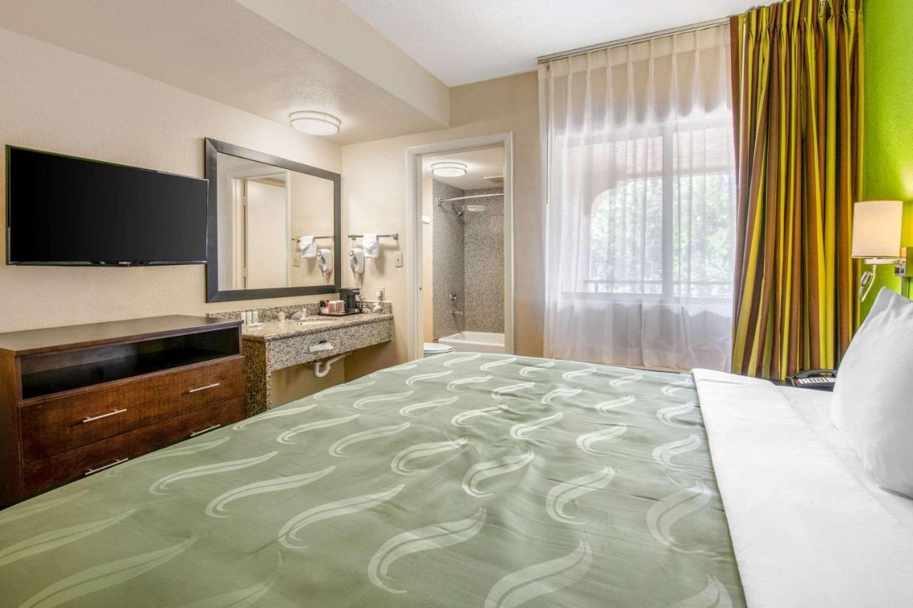 Quality Inn & Suites Jacksonville-Baymeadows Buitenkant foto